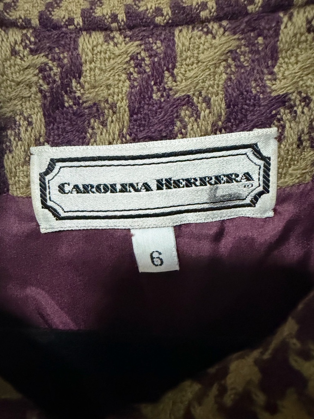 Carolina Herrera Houndstooth Blazer in Burgundy and Tan - Picture 2 of 5